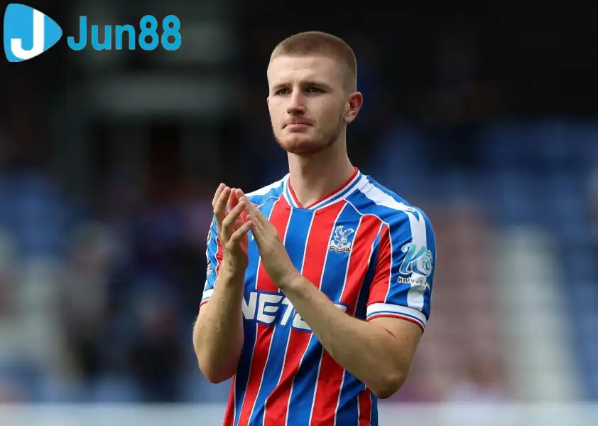 Adam Wharton được xem là ưu tiên chuyển nhượng của Liverpool tại kỳ chuyển nhượng mùa đông