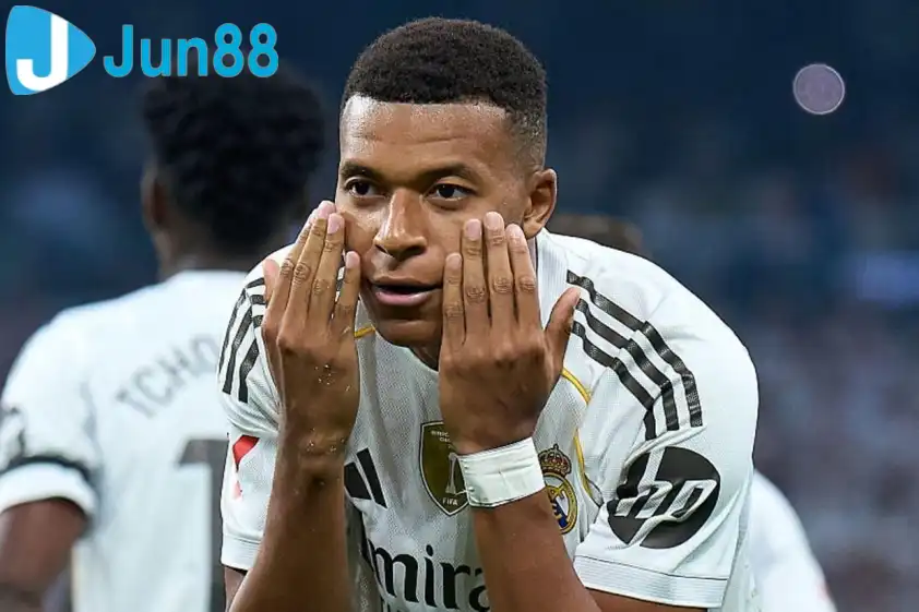 Mbappe đang có phong độ cực kỳ chói sáng ở thời điểm hiện tại (Ảnh: GOAL)